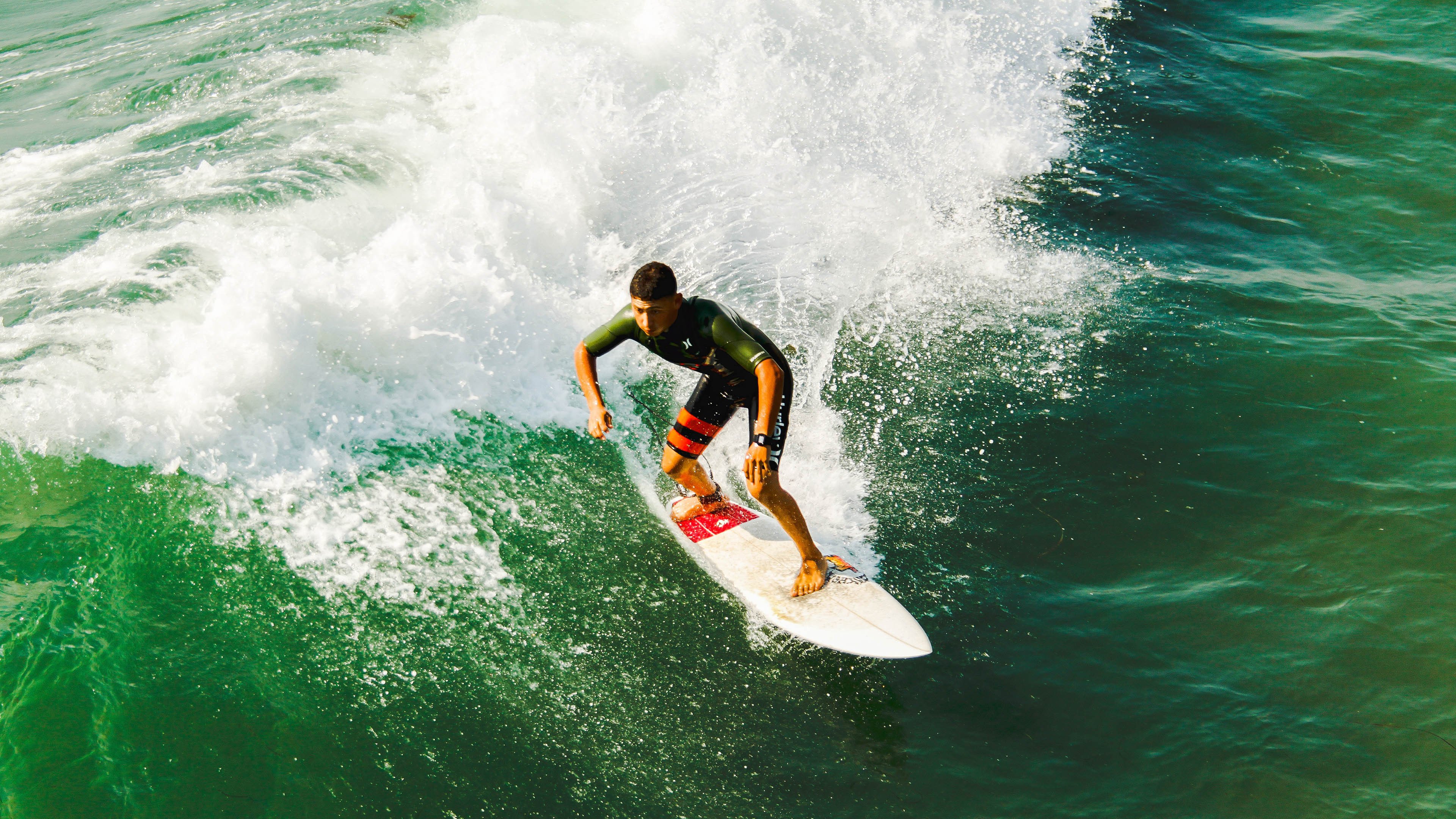 塔图姆强调防守端的轮转为胜利关键，塔图姆防守能力